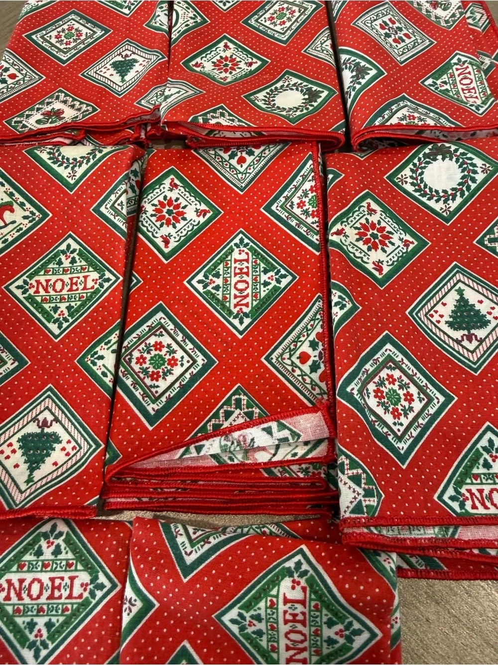 Christmas Cloth Napkins Lot of 8 Themed polka dot Square 14X 13 inch Napkins